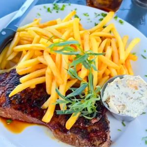 Le Petit Café & Bakery